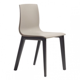 SMILLA TECHNOPOLYMER krēsls ar koka kājām 